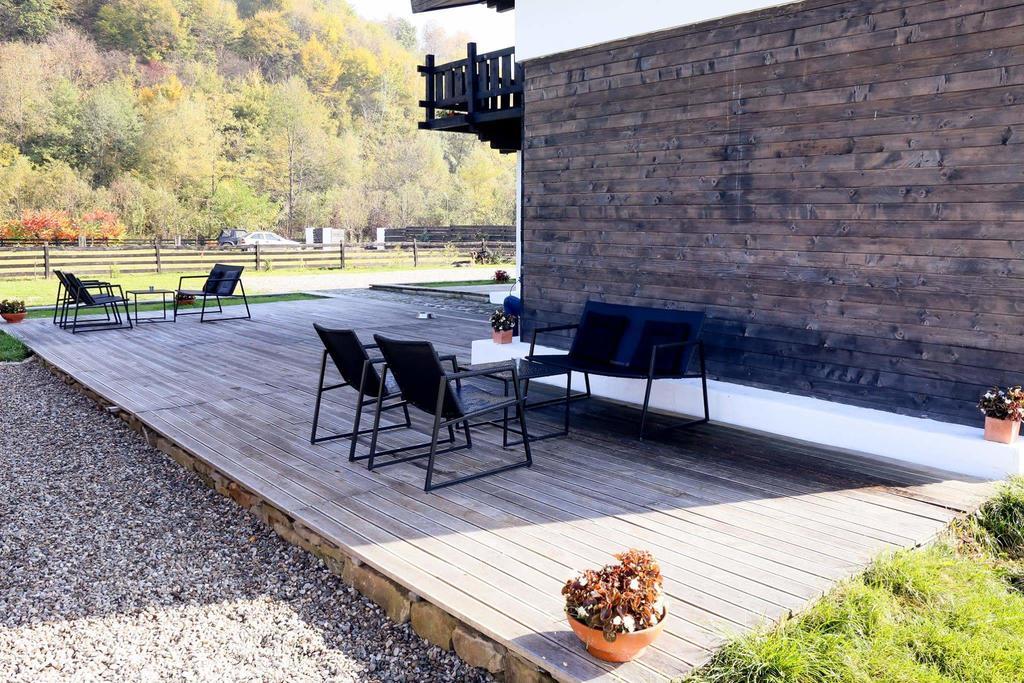 Landhaus Bed&Breakfast Vişeu de Sus Екстериор снимка